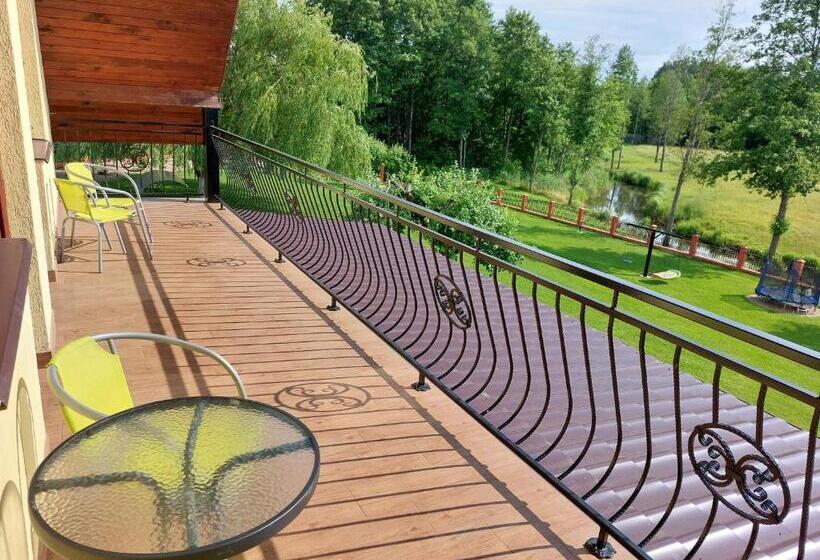 فندق Agroturystyka żubrówka