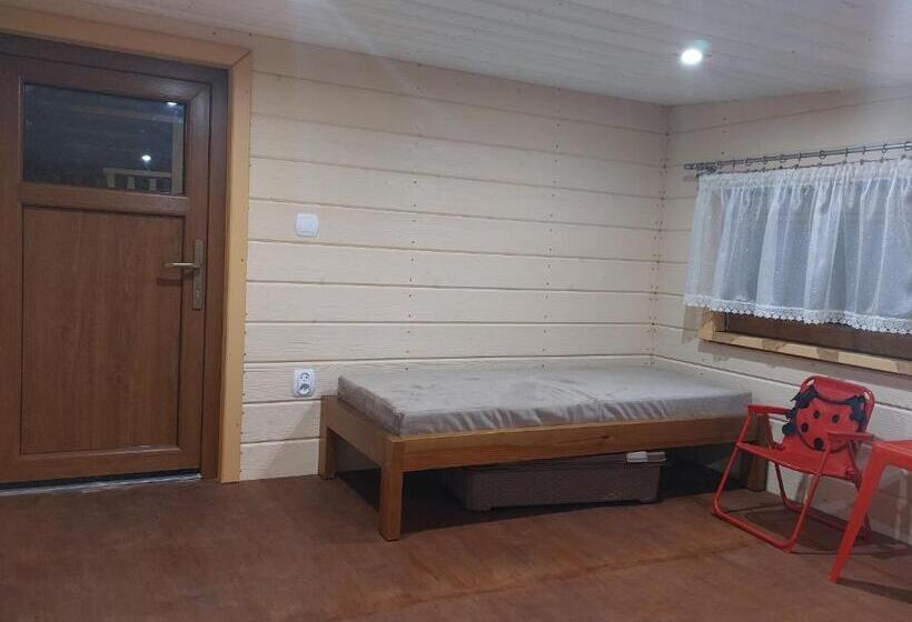 فندق Agroturystyka żubrówka