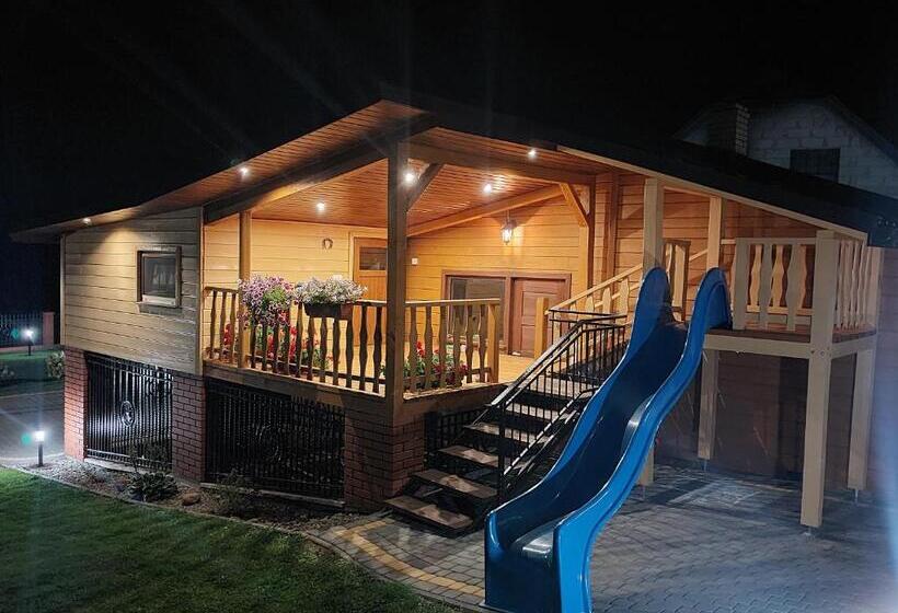 فندق Agroturystyka żubrówka