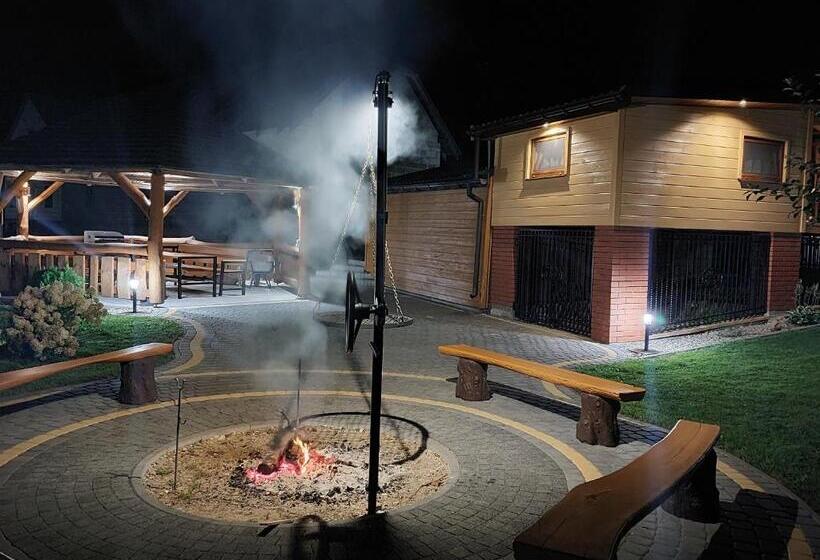 فندق Agroturystyka żubrówka