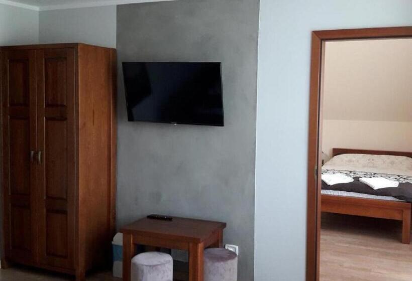 فندق Agroturystyka żubrówka