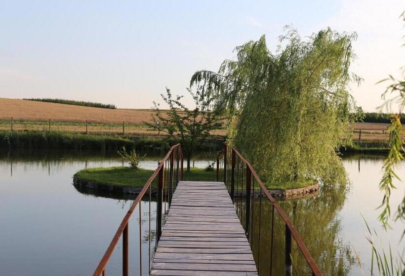 فندق Agrowczasy Nad Stawem