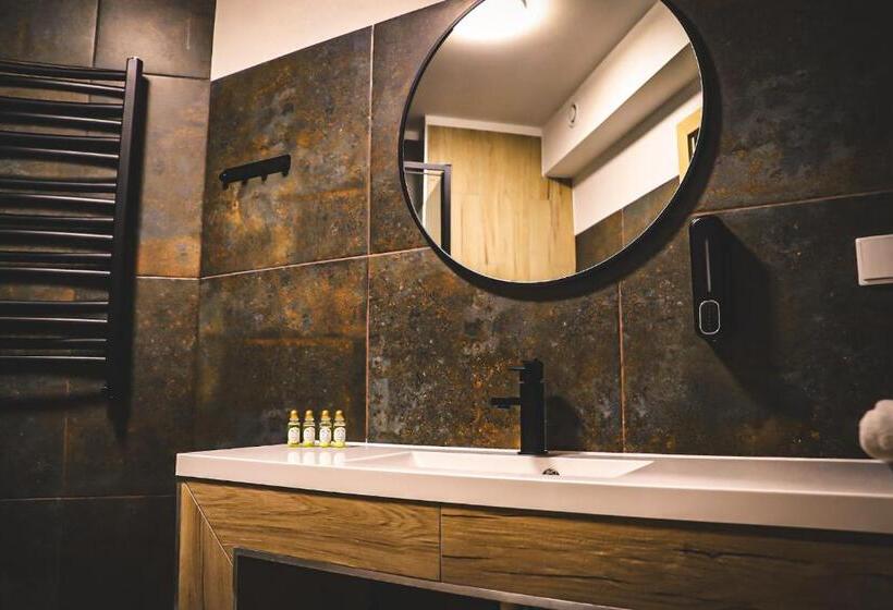 בית מלון כפרי Bastion