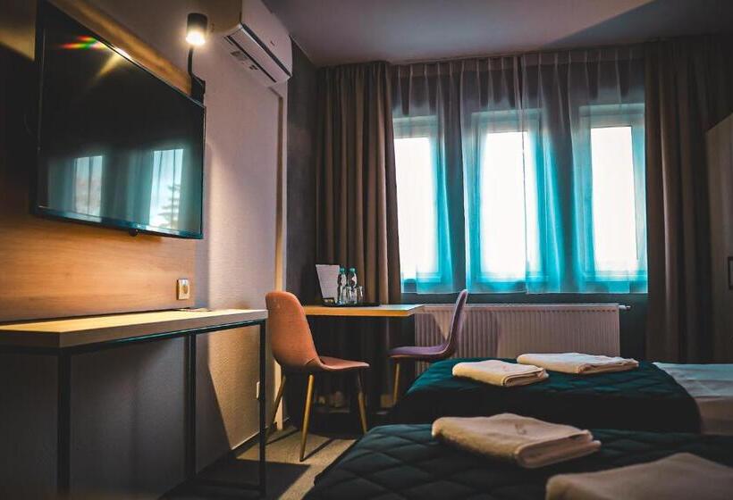 בית מלון כפרי Bastion