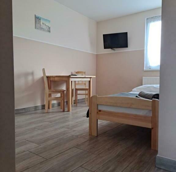 בית מלון כפרי Dom Wycieczkowy Na Stadionie