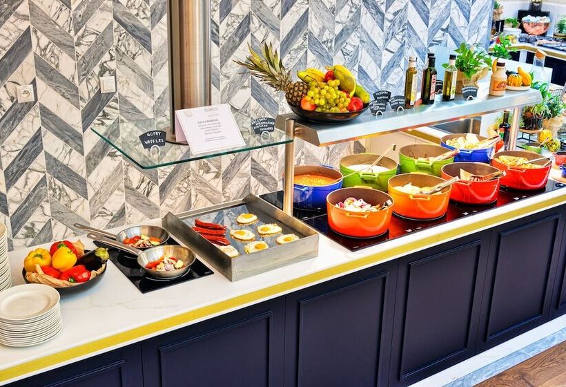 هتل Ferreus Modern Art Deco