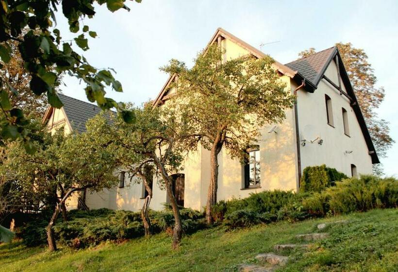 Отель Folwark Minikowo Agroturystyka W Borach Tucholskich 5 Pokoi 1 Do 25os