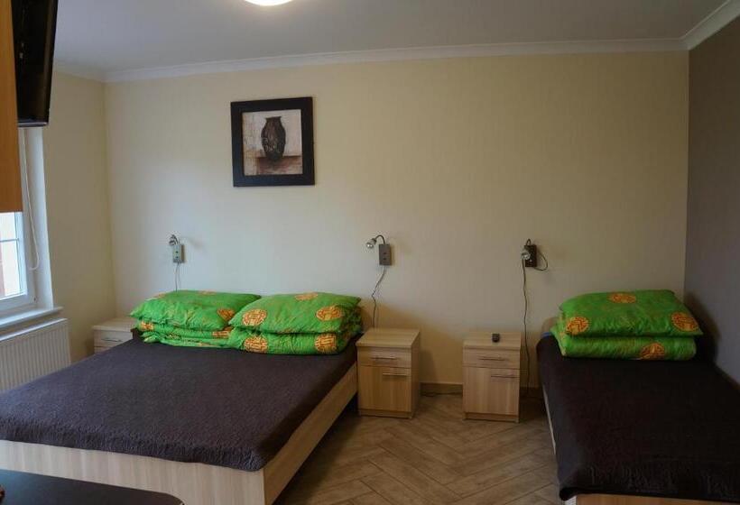 Отель Gospodarstwo Agroturystyczne ,, Pod Dębem