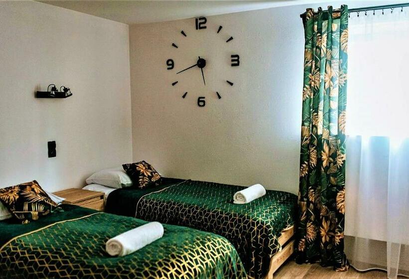 ホテル Noclegi Na Parkowej Blisko Zator Energylandia