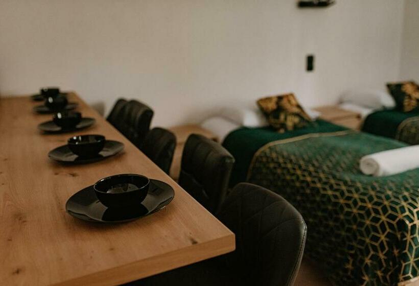 ホテル Noclegi Na Parkowej Blisko Zator Energylandia