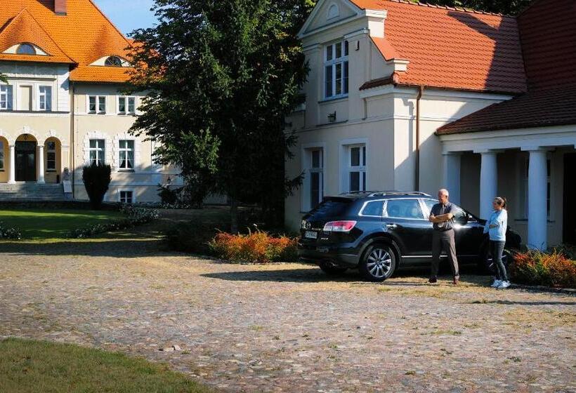 בית מלון כפרי Pałac W Dębinie