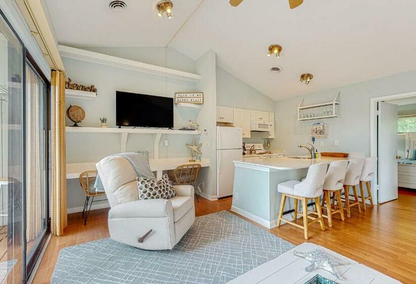 בית מלון כפרי Sea Colony     6501 Woodland