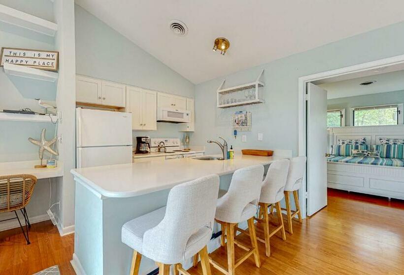 בית מלון כפרי Sea Colony     6501 Woodland