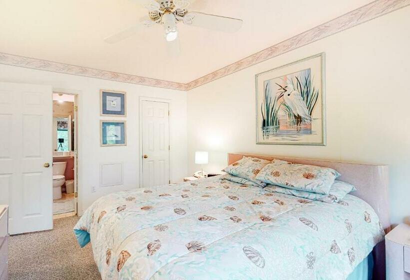 Отель Sea Colony  Timberview 22008