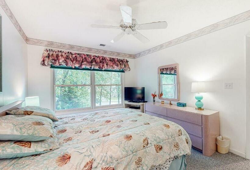 Отель Sea Colony  Timberview 22008