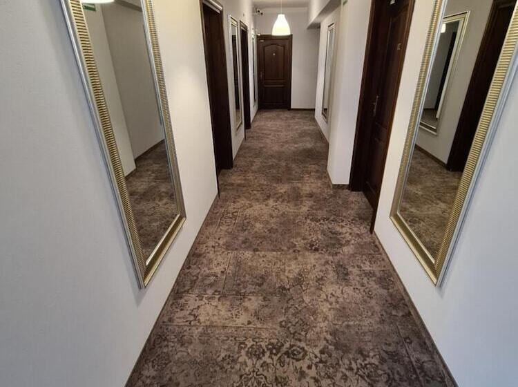 בית מלון כפרי Staropolska