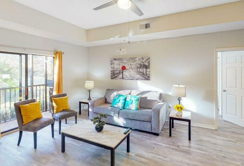 Отель Sunkissed Oasis