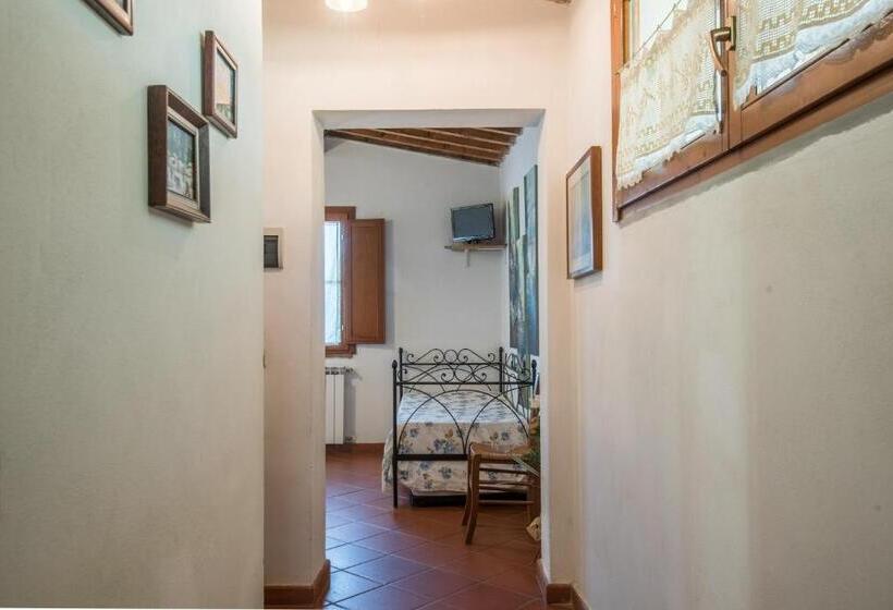 ホテル Poggio Primo   Trilocale Etrusco