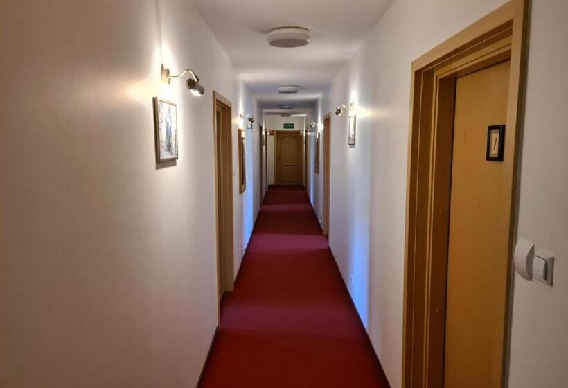 هتل Zajazd Kultury, Dawniej Pocztowy