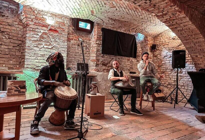 هتل Zajazd Kultury, Dawniej Pocztowy