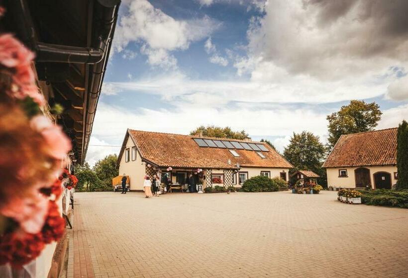 호텔 Zakątek Lipowy   Turystyka Stulichy