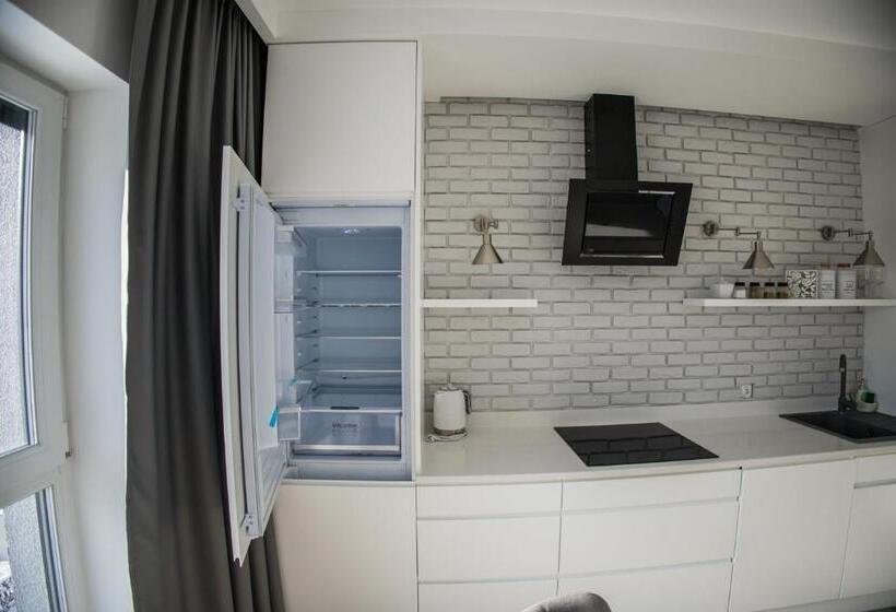 Krasińskiego 15a  10