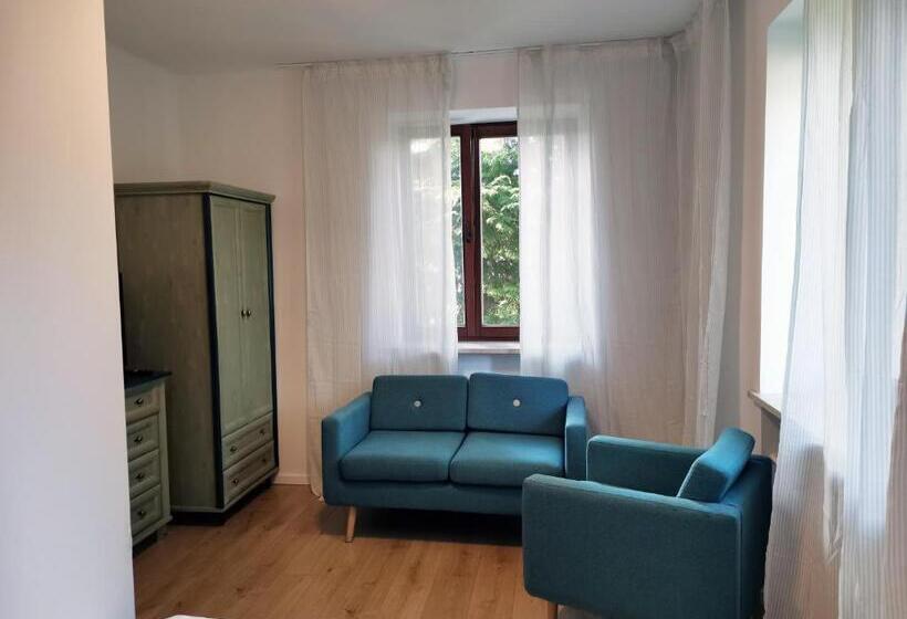 Ohotelik Pensjonat W Poniatowej