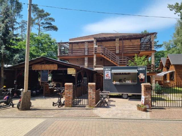 פנסיון Domki Pod Dębami