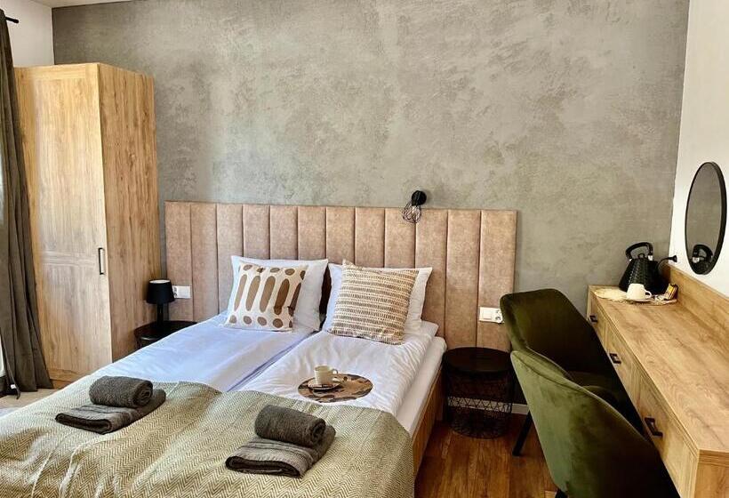 פנסיון Donikąd