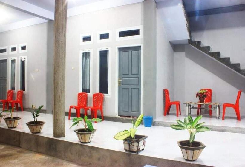 פנסיון Tangkoko Guest House