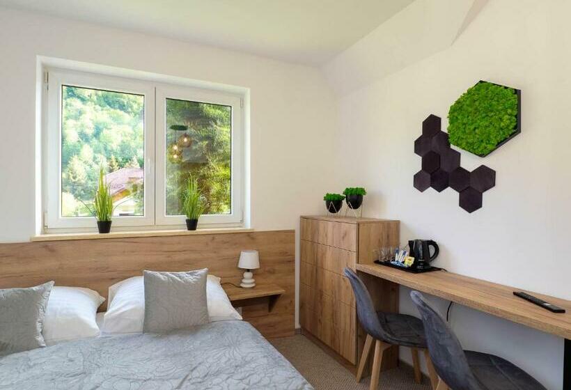 ペンション Osada Turystyczna Malinów