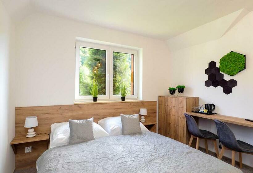 ペンション Osada Turystyczna Malinów