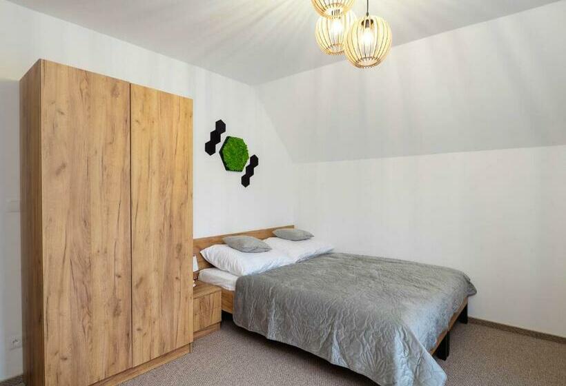 ペンション Osada Turystyczna Malinów