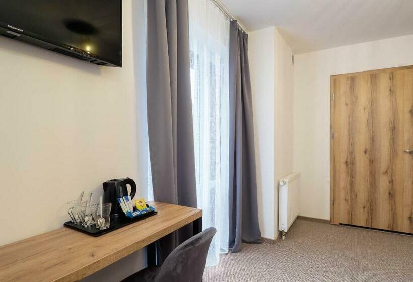 ペンション Osada Turystyczna Malinów