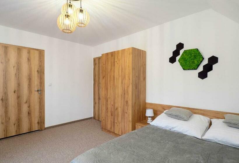 ペンション Osada Turystyczna Malinów