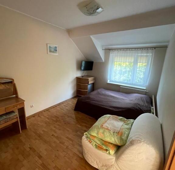 بنسيون Pokoje Gościnne Estera