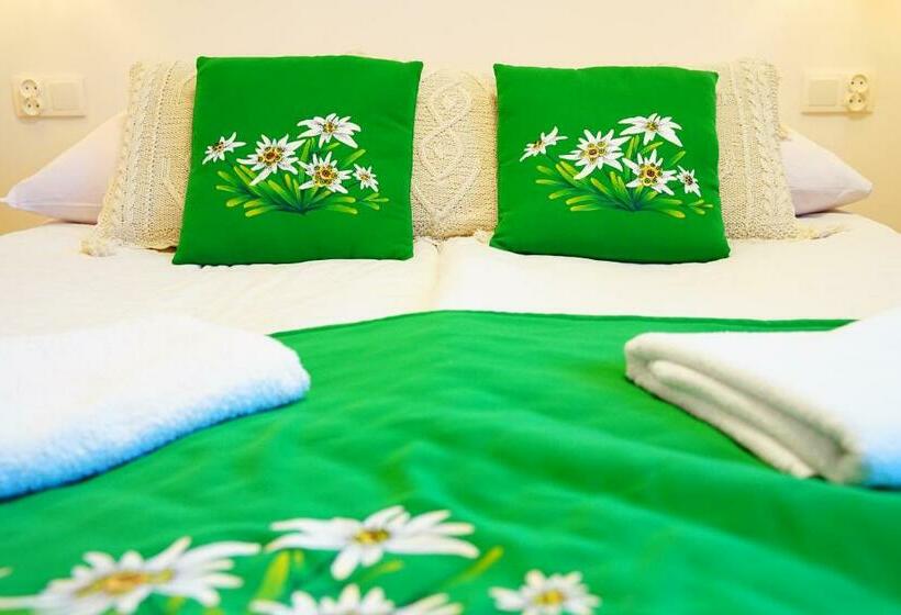 بنسيون Pokoje U Józi Sieczki