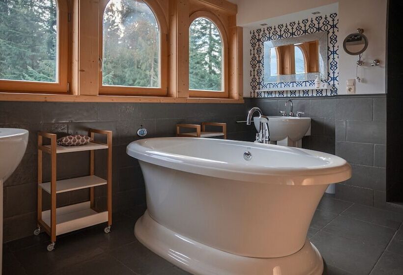 پانسیون Rich Witch Villa&spa