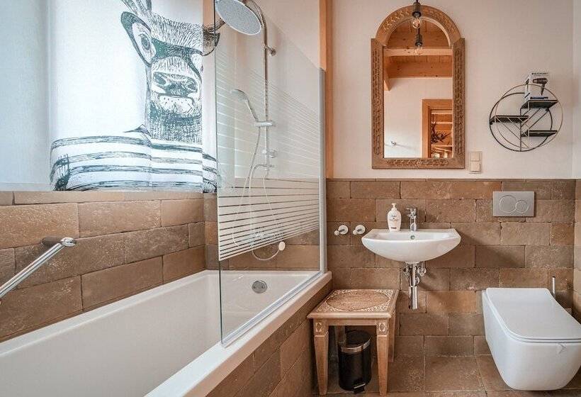 پانسیون Rich Witch Villa&spa