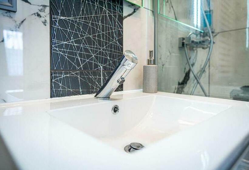 膳宿费 Villa Balos