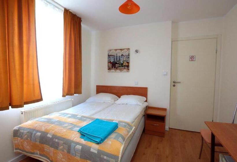 膳宿费 Willa Opal