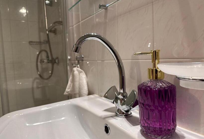 بنسيون Willa Pod Bukami