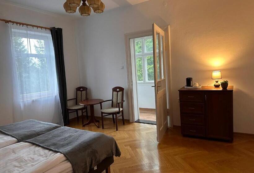 بنسيون Willa Pod Bukami