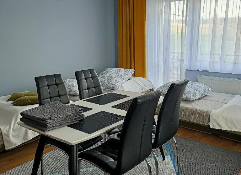 ペンション Willa Różana