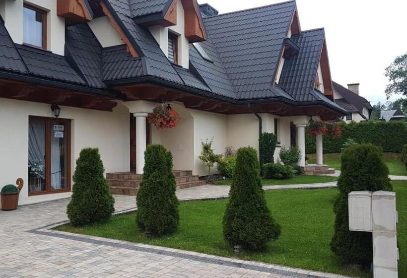 بنسيون Witowiański Dworek