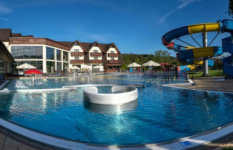 リゾートホテル Termy Szaflary