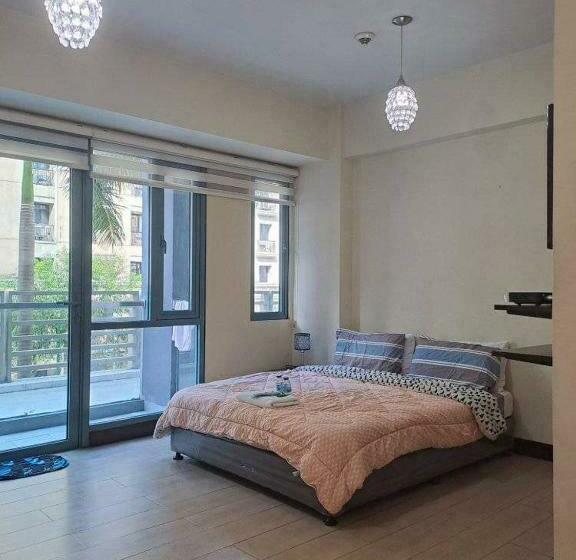 Rqui Condotel Near Airport & Resorts World Manila