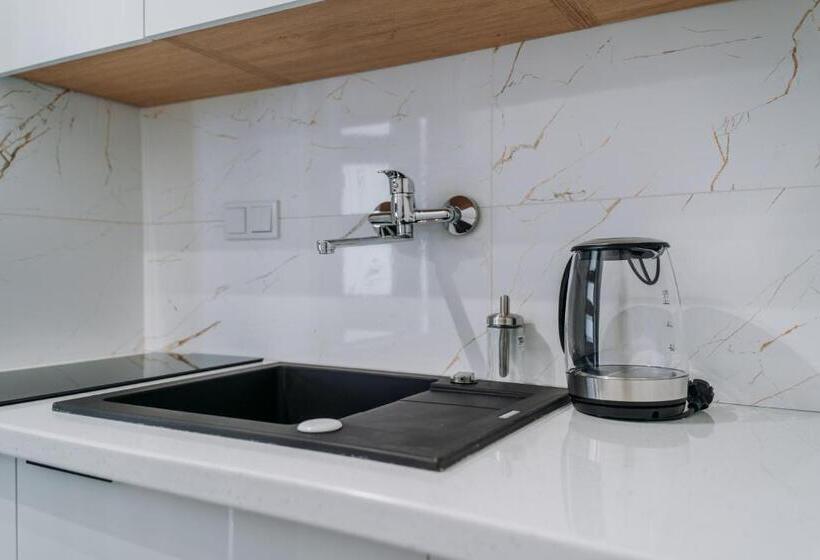 West Cadillac Solina