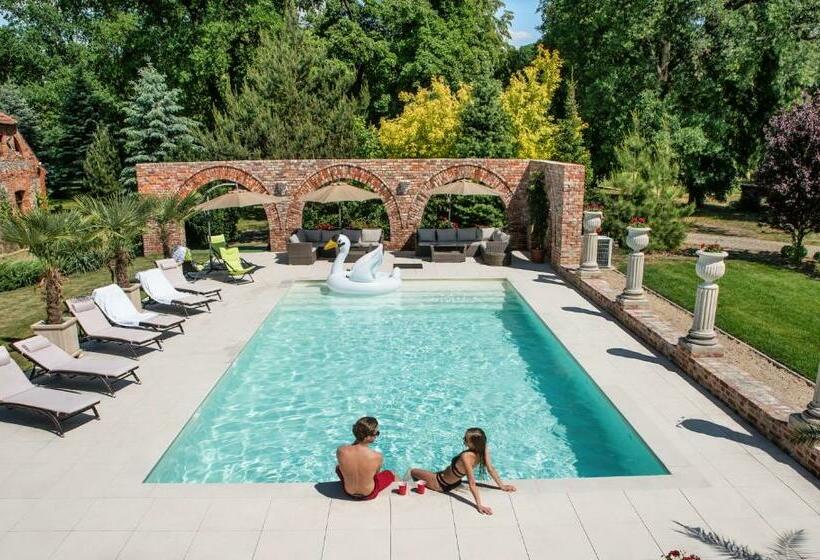 żabi Dwór   Hotel   Restauracja   Spa