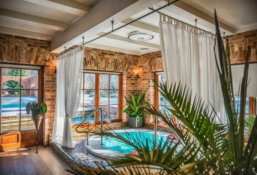 żabi Dwór   Hotel   Restauracja   Spa